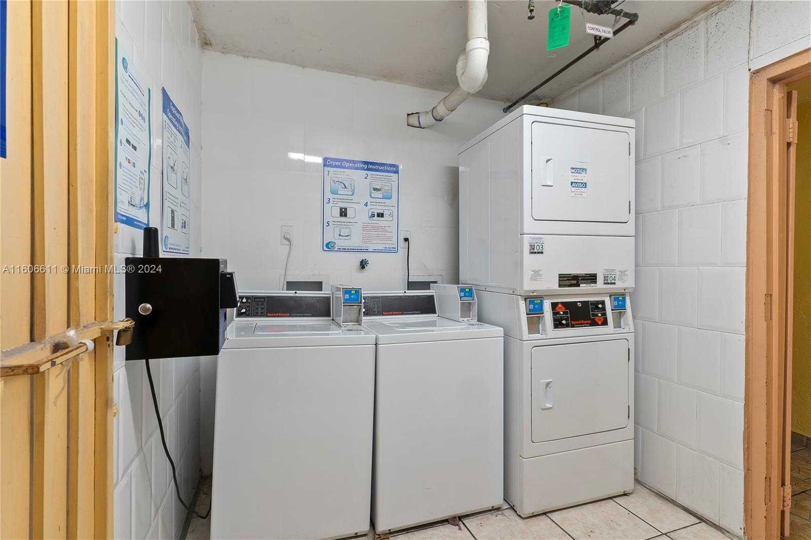 Small Image of 666 WEST 81ST ST #226, Hialeah Number 5