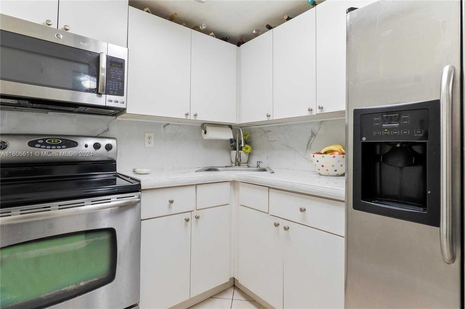 Small Image of 666 WEST 81ST ST #226, Hialeah Number 6