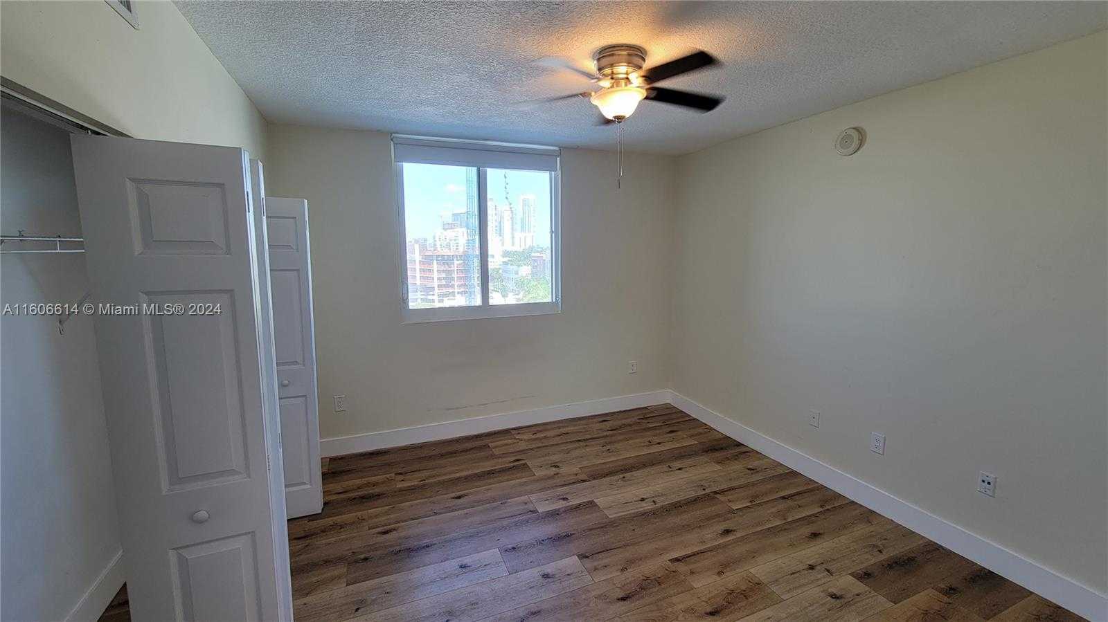 Small Image of 275 NE 18th St, Miami, FL 33132, USA Number 10