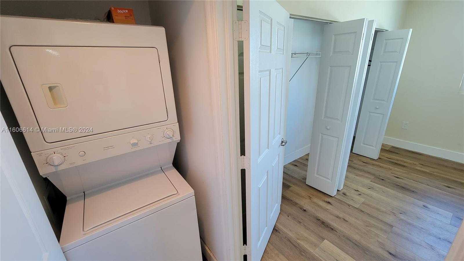 Small Image of 275 NE 18th St, Miami, FL 33132, USA Number 11