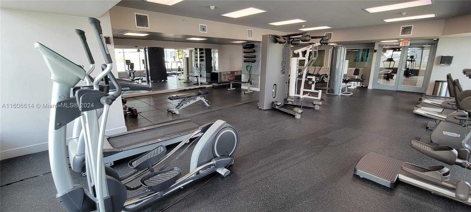 Small Image of 275 NE 18th St, Miami, FL 33132, USA Number 5