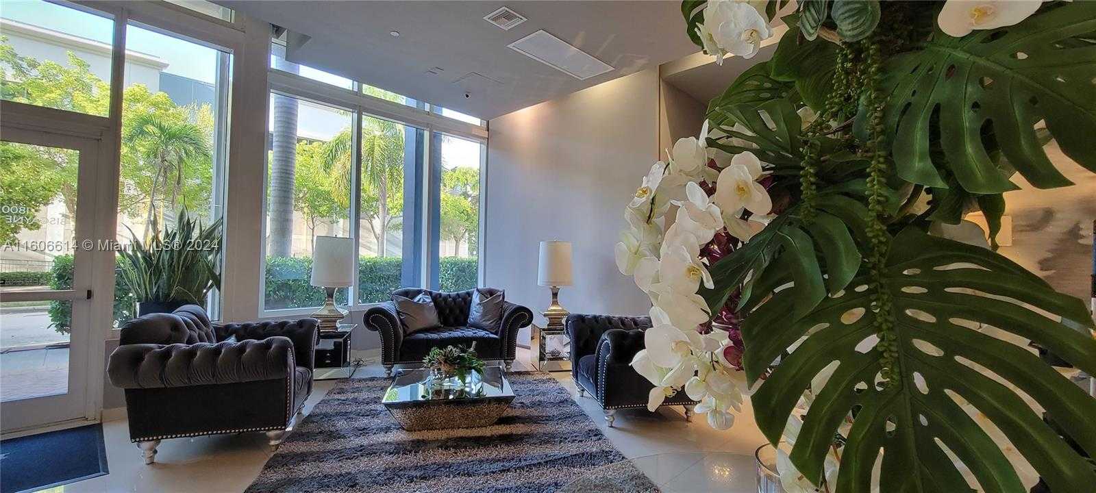 Small Image of 275 NE 18th St, Miami, FL 33132, USA Number 6