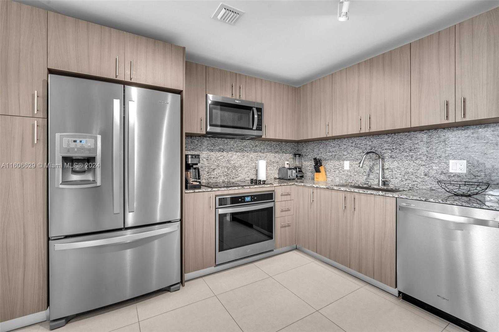 Small Image of 5350 NORTH WEST 84TH AVE #812, Doral Number 12