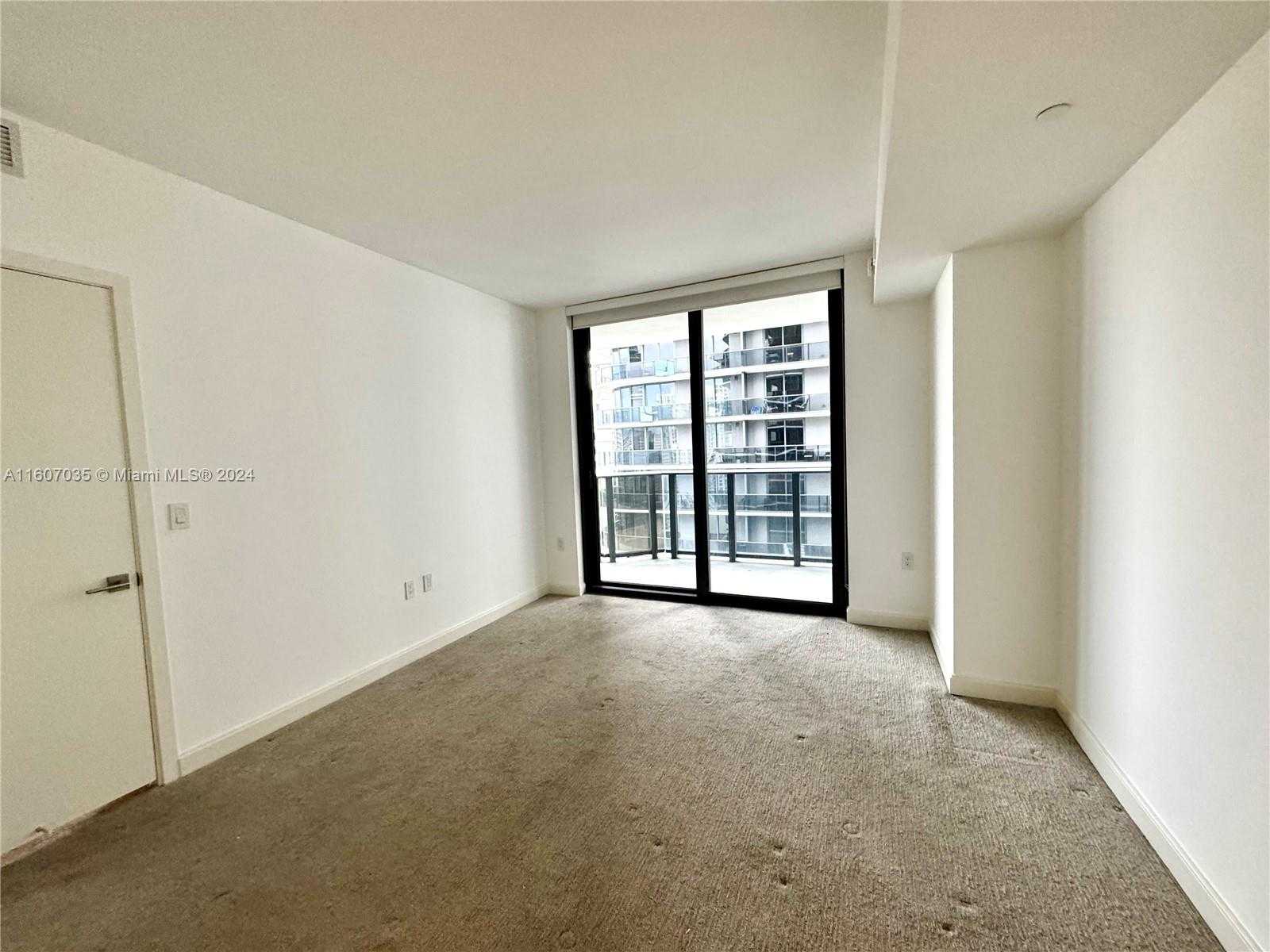 Small Image of 45 SW 9th St, Miami, FL 33130, USA Number 10