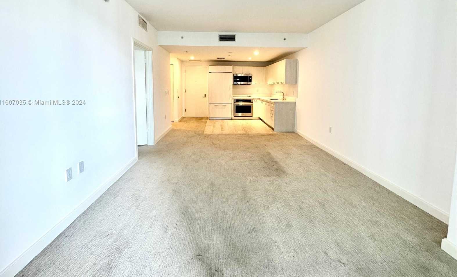 Small Image of 45 SW 9th St, Miami, FL 33130, USA Number 4