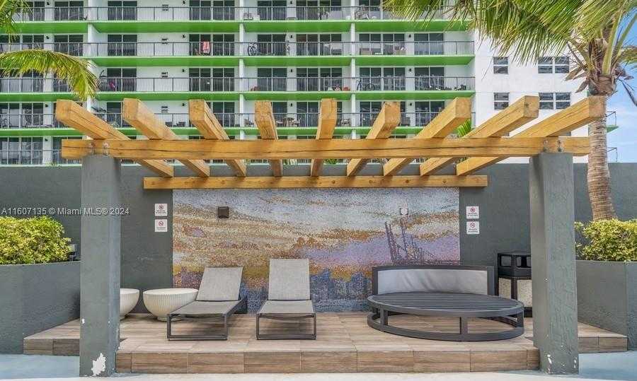 Small Image of 1750 NORTH BAYSHORE DR #4802, Miami Number 14