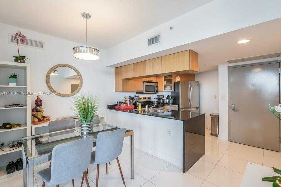 Small Image of 1750 NORTH BAYSHORE DR #4802, Miami Number 3