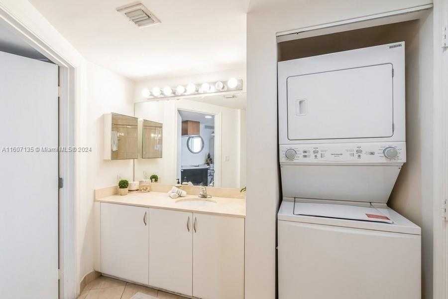 Small Image of 1750 NORTH BAYSHORE DR #4802, Miami Number 9