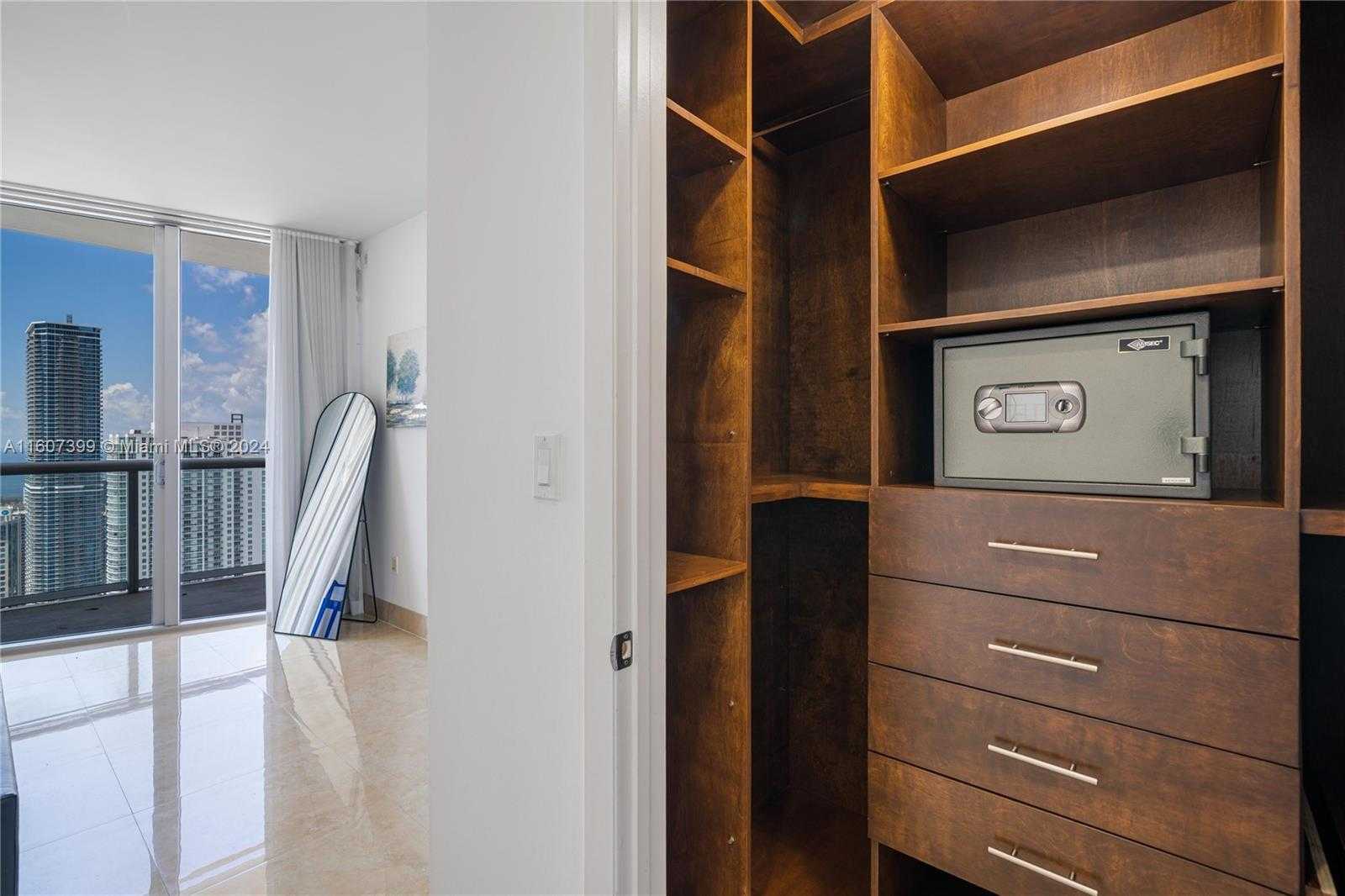 Small Image of 495 ICON BRICKELL #5705, Miami Number 19