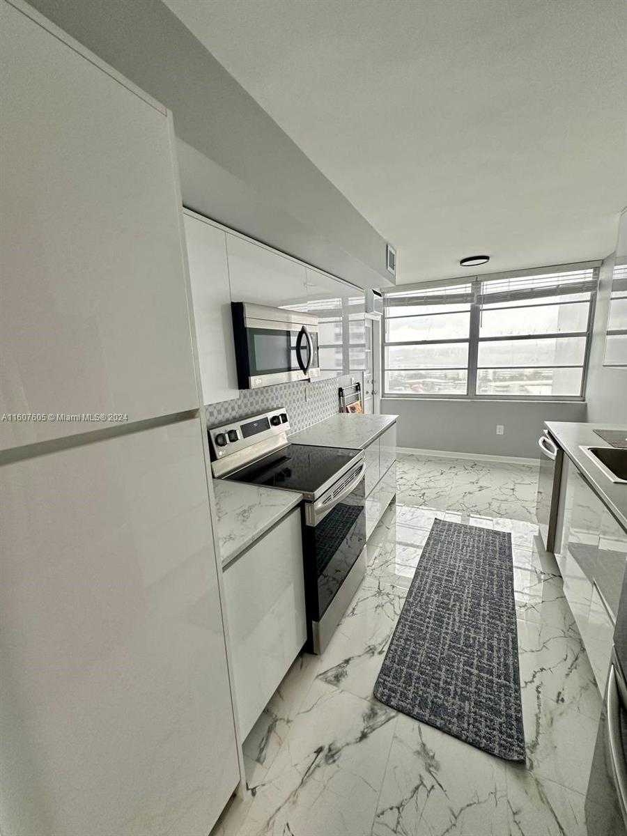 Small Image of 18071 BISCAYNE BLVD #1601, Aventura Number 11