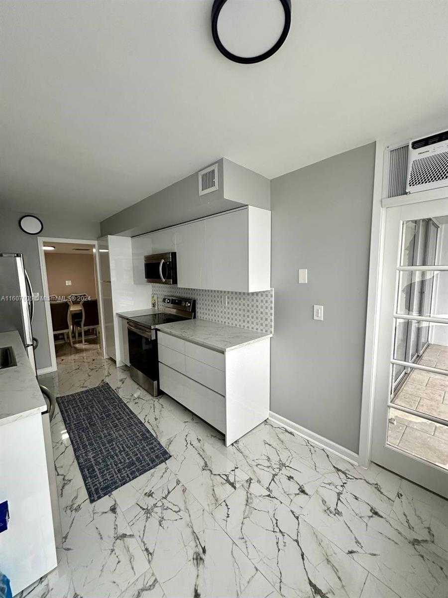 Small Image of 18071 BISCAYNE BLVD #1601, Aventura Number 19