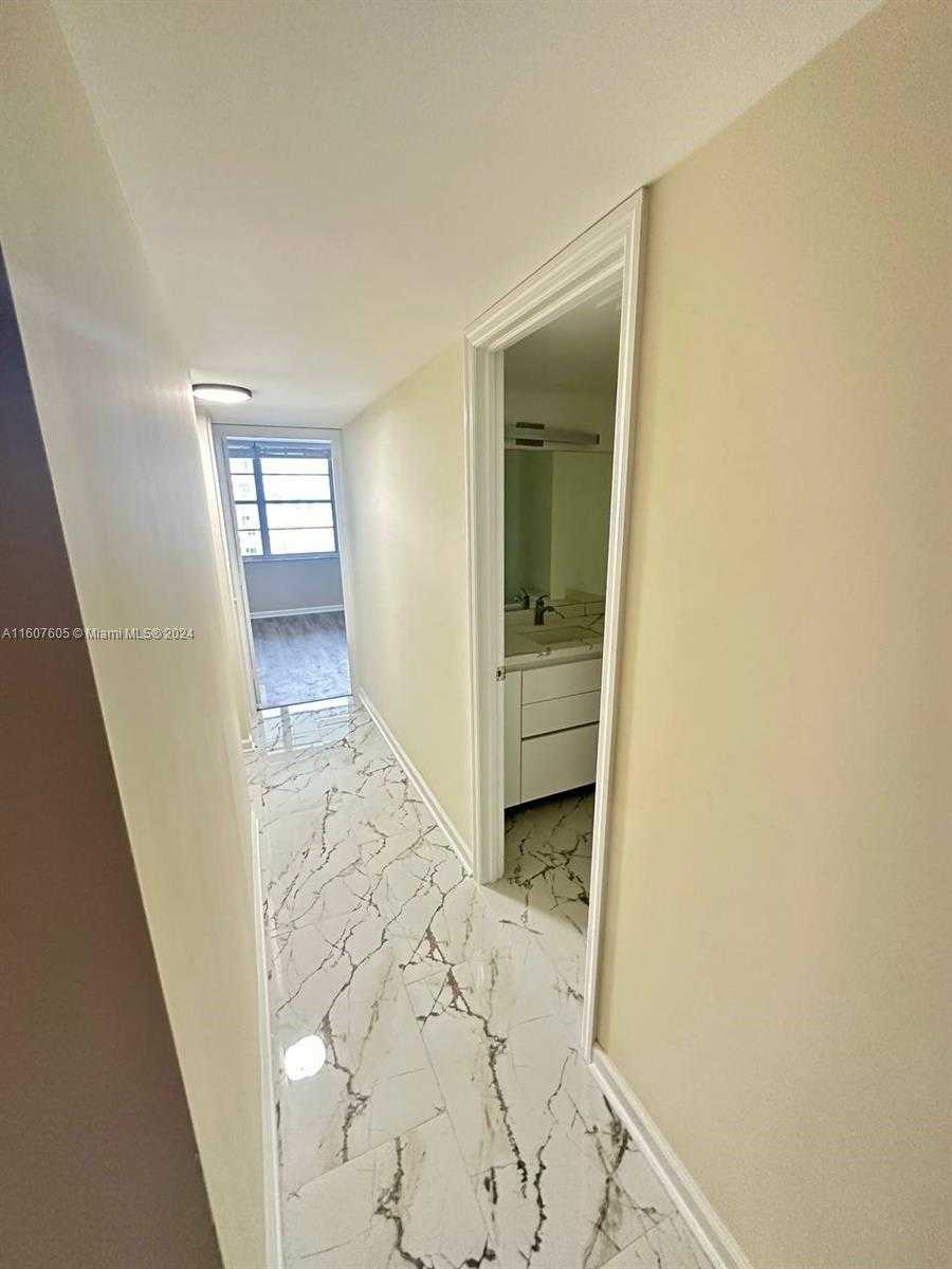 Small Image of 18071 BISCAYNE BLVD #1601, Aventura Number 21