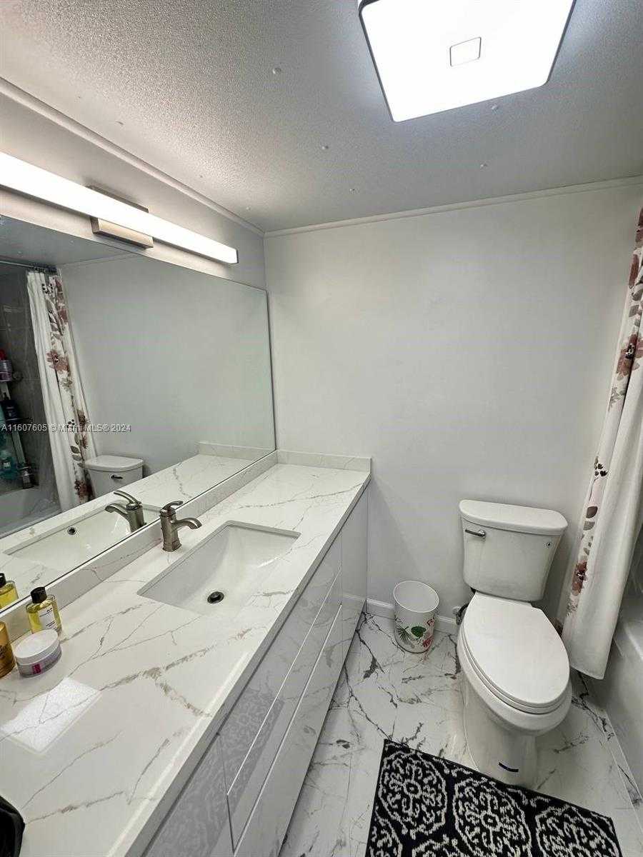 Small Image of 18071 BISCAYNE BLVD #1601, Aventura Number 26