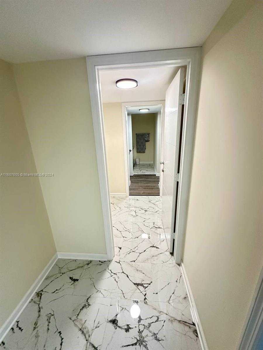 Small Image of 18071 BISCAYNE BLVD #1601, Aventura Number 31
