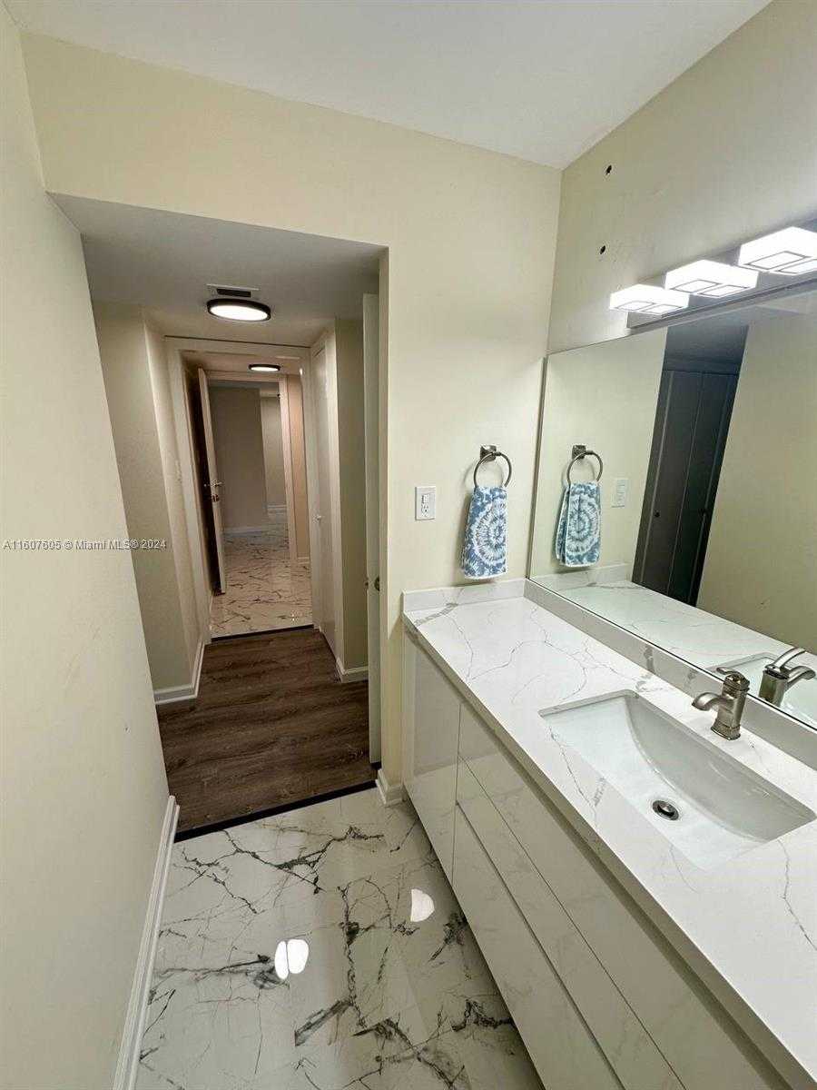 Small Image of 18071 BISCAYNE BLVD #1601, Aventura Number 33