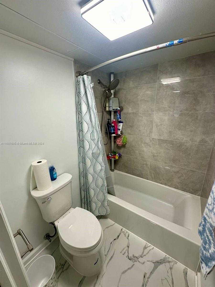 Small Image of 18071 BISCAYNE BLVD #1601, Aventura Number 34