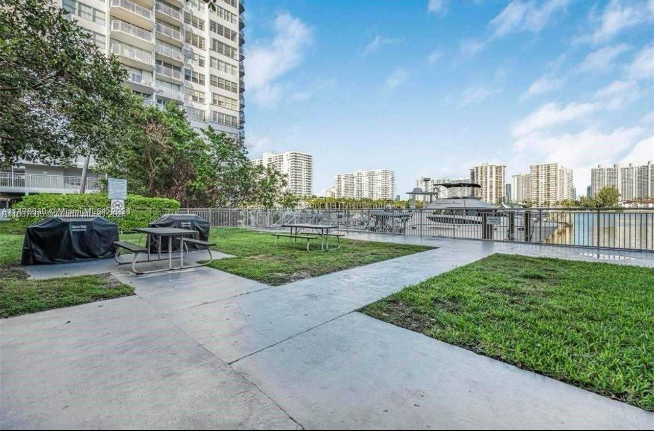 Small Image of 18071 BISCAYNE BLVD #1601, Aventura Number 46