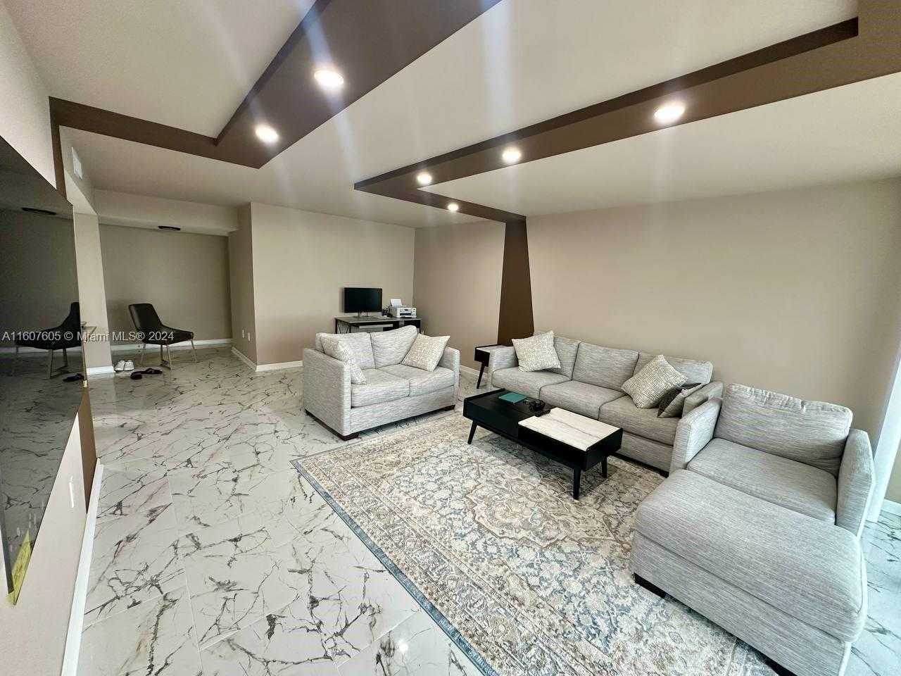 Small Image of 18071 BISCAYNE BLVD #1601, Aventura Number 5