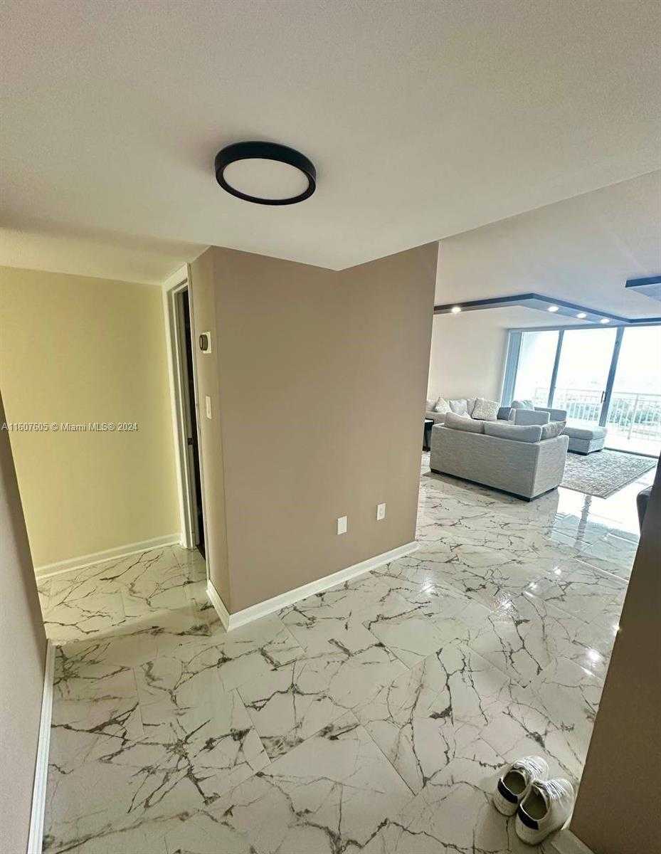 Small Image of 18071 BISCAYNE BLVD #1601, Aventura Number 9