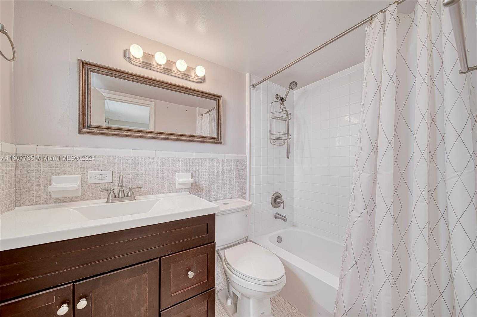 Small Image of 9700 EAST BAY HARBOR DR #508, Bay Harbor Islands Number 17