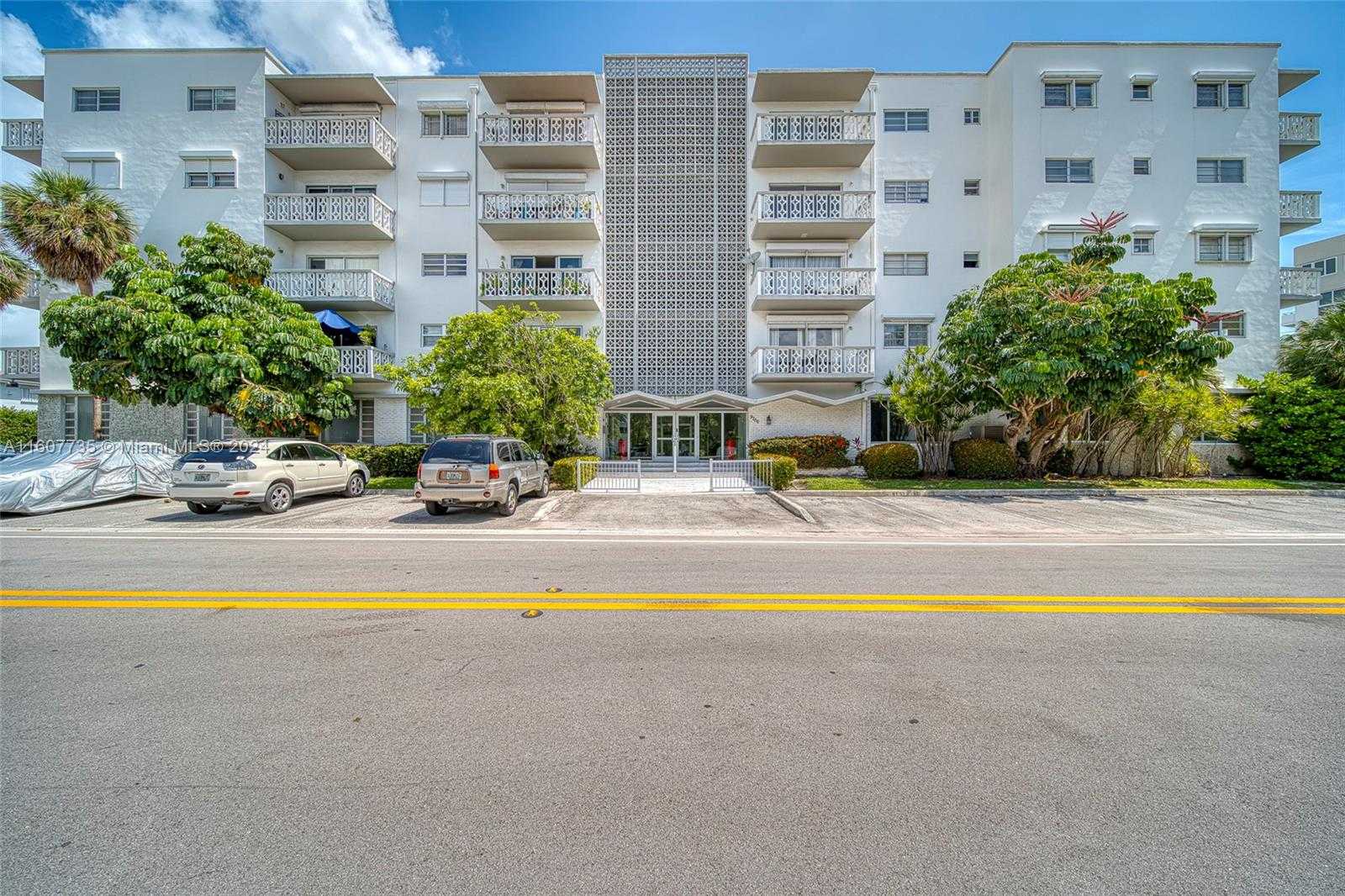Small Image of 9700 EAST BAY HARBOR DR #508, Bay Harbor Islands Number 32