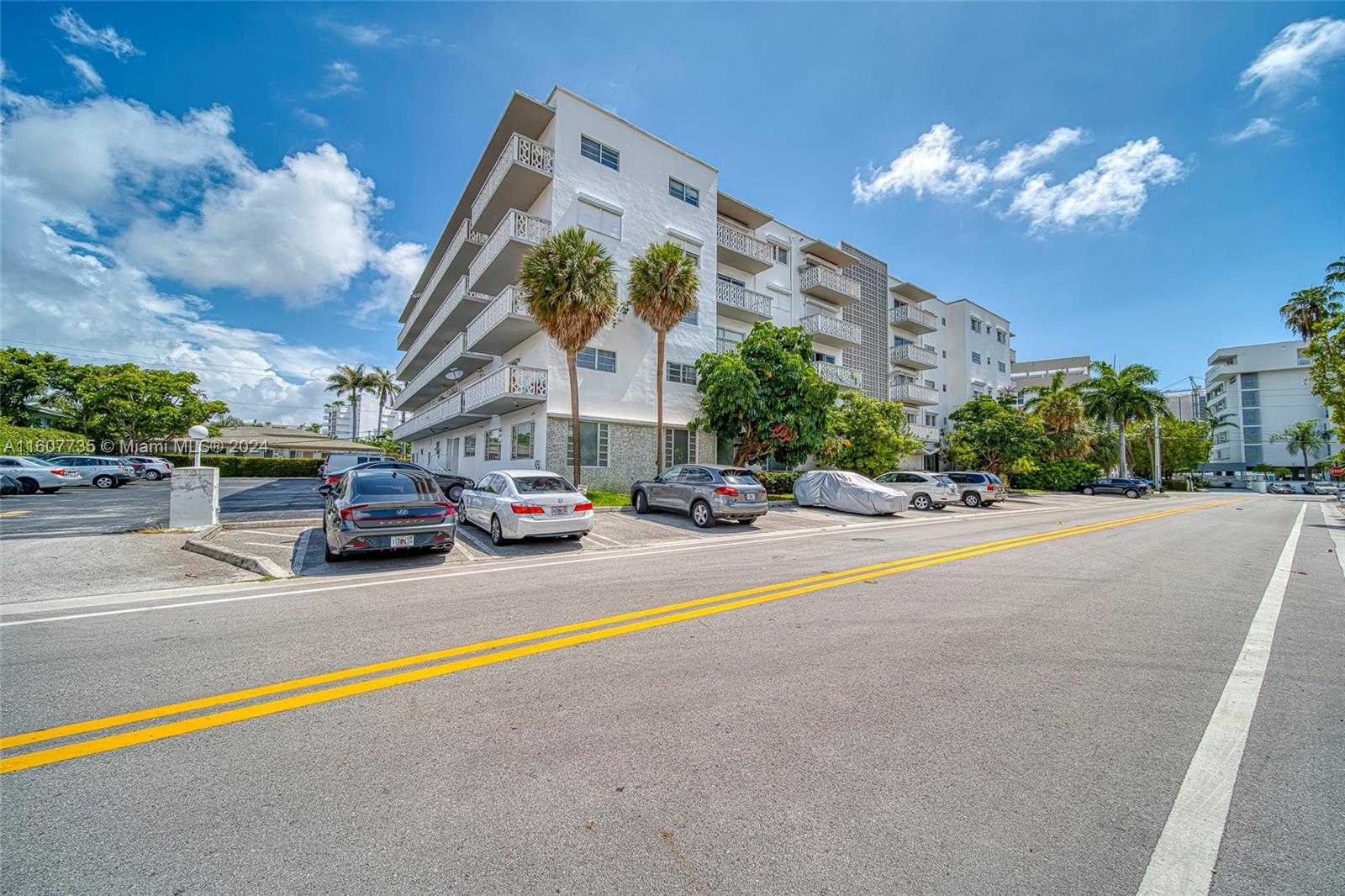 Small Image of 9700 EAST BAY HARBOR DR #508, Bay Harbor Islands Number 33