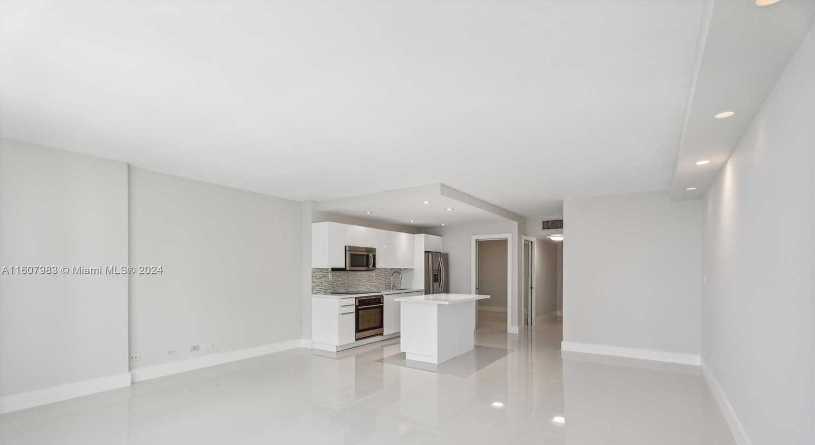 Small Image of 2301 COLLINS AVE #912, Miami Beach Number 5