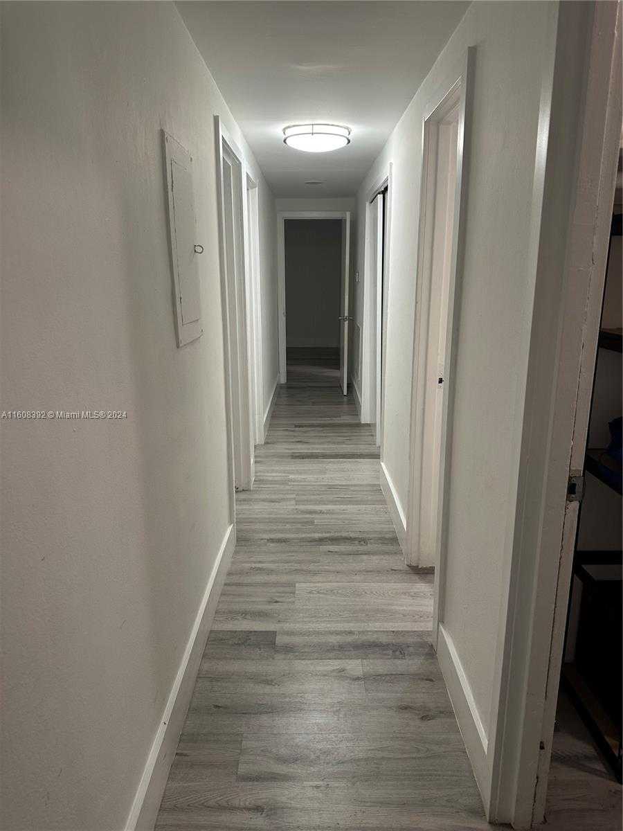 Small Image of 7545 EAST TREASURE DR #9H, North Bay Village Number 30