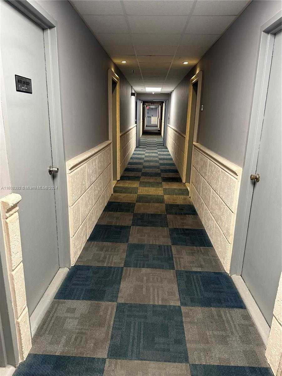 Small Image of 7545 EAST TREASURE DR #9H, North Bay Village Number 39