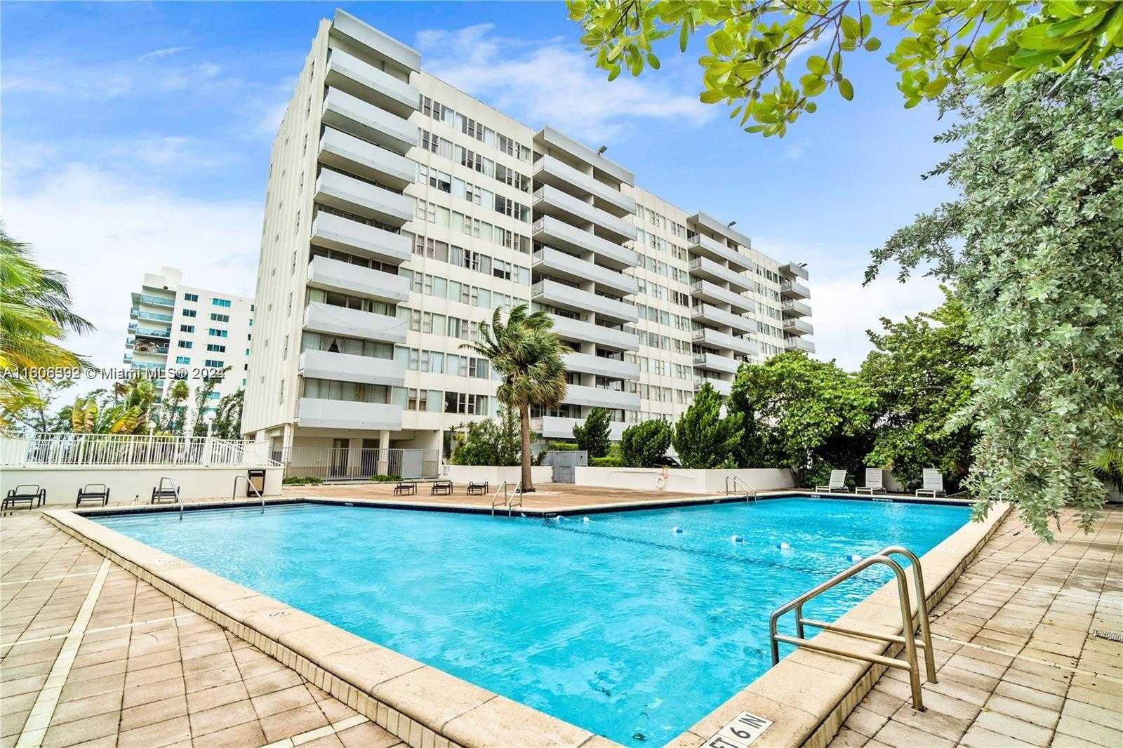 Small Image of 7545 EAST TREASURE DR #9H, North Bay Village Number 8