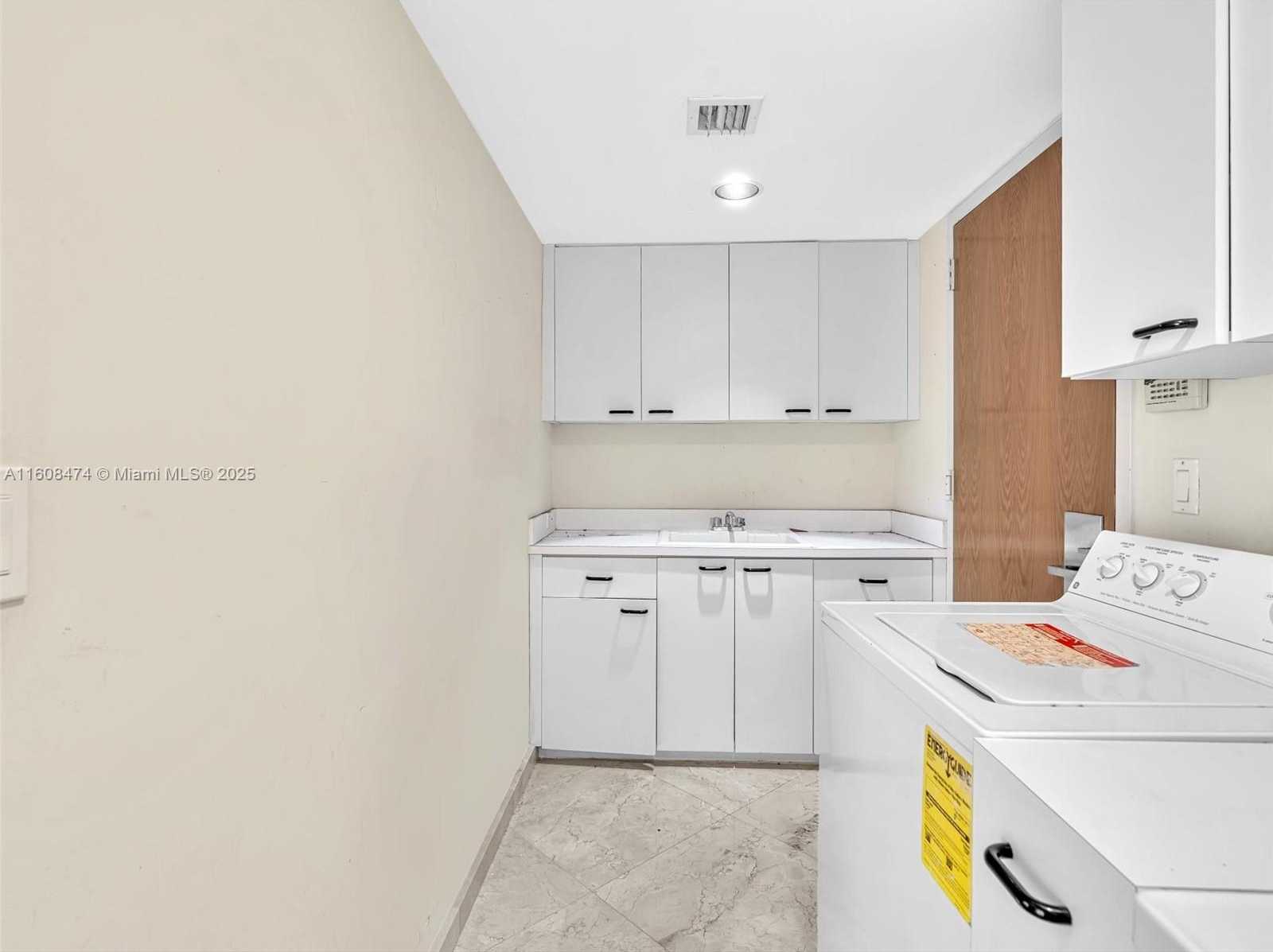 Small Image of 20185 EAST COUNTRY CLUB DR #1904, Aventura Number 25