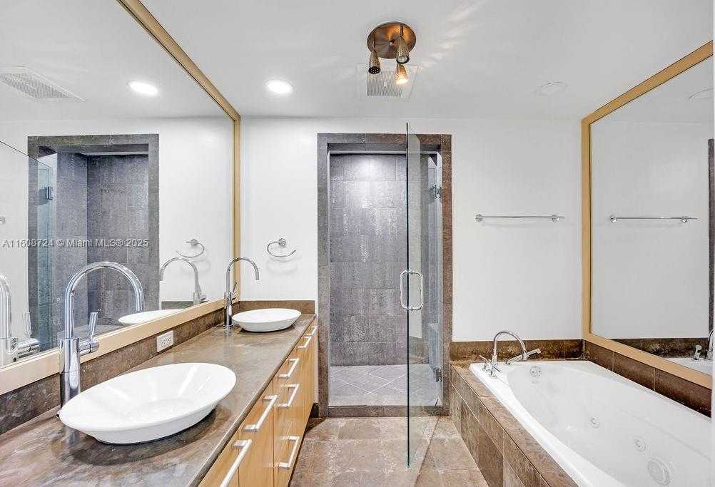 Small Image of 3801 COLLINS AVE #505, Miami Beach Number 13