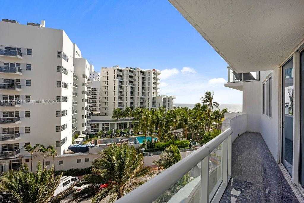 Small Image of 3801 COLLINS AVE #505, Miami Beach Number 16