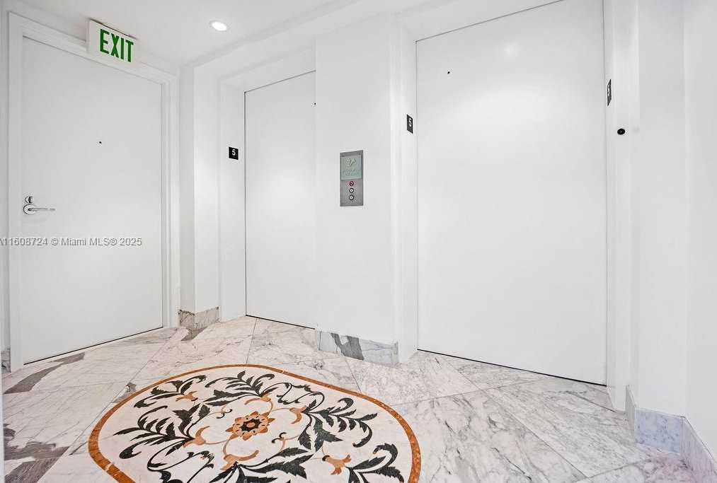 Small Image of 3801 COLLINS AVE #505, Miami Beach Number 17