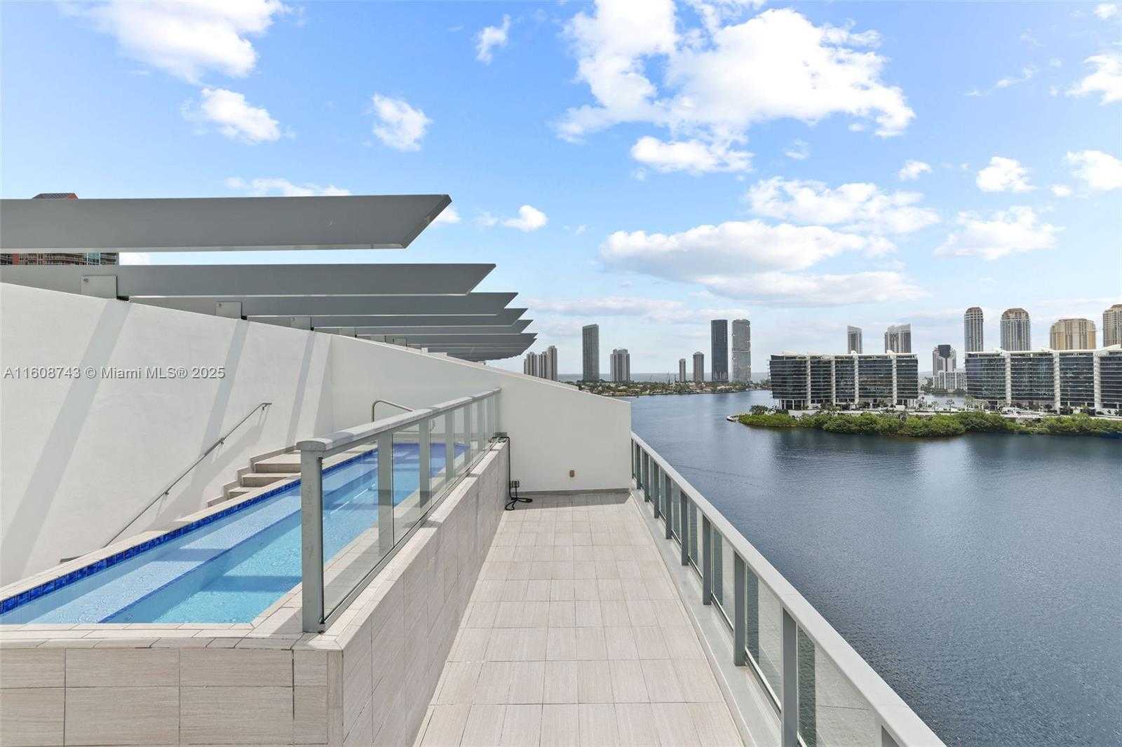 Small Image of 3300 NORTH EAST 188TH ST #UPH12 + Rooftop, Aventura Number 2