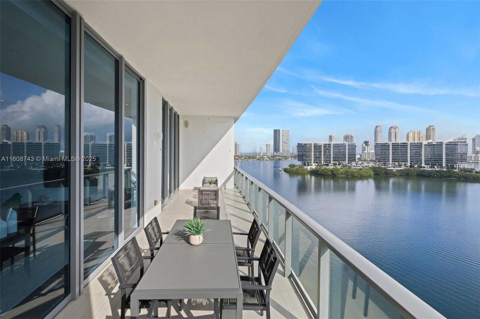 Small Image of 3300 NORTH EAST 188TH ST #UPH12 + Rooftop, Aventura Number 29