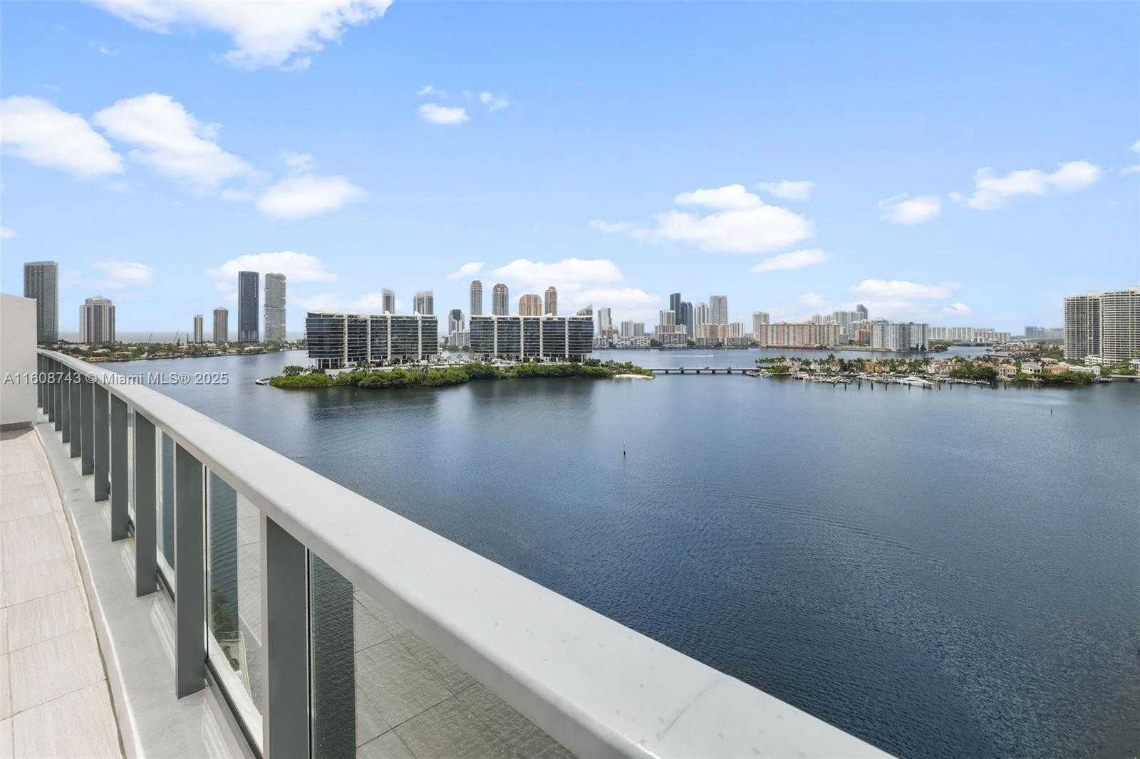 Small Image of 3300 NORTH EAST 188TH ST #UPH12 + Rooftop, Aventura Number 33
