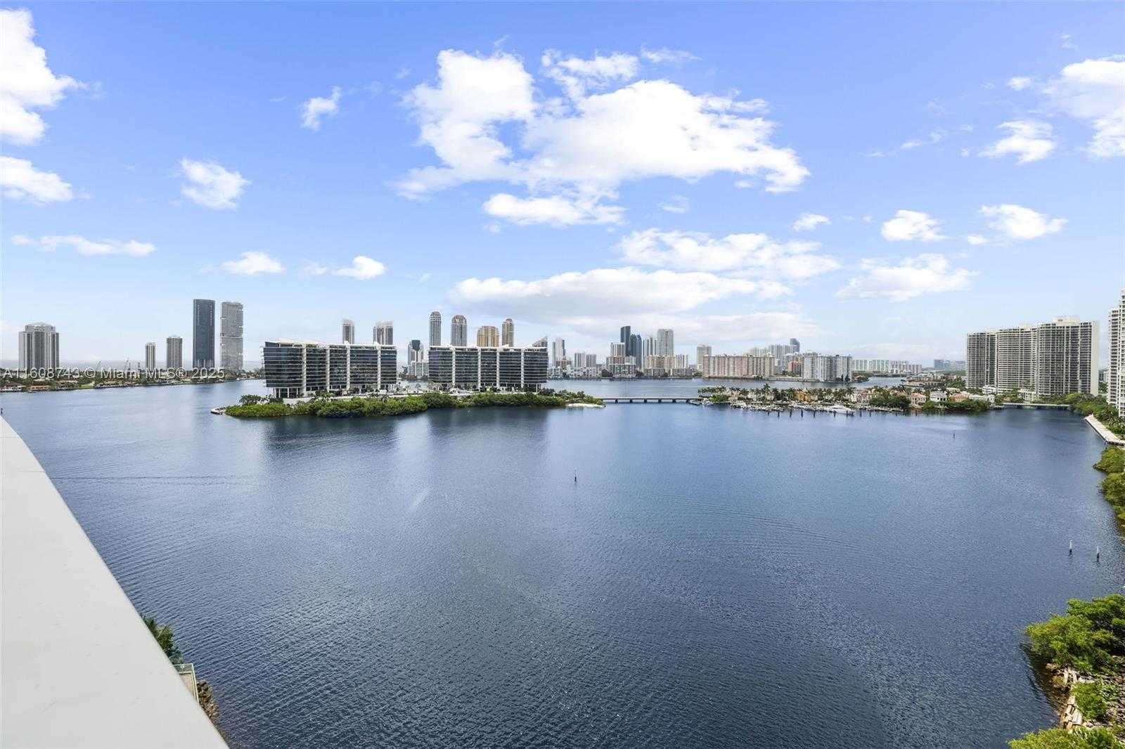 Small Image of 3300 NORTH EAST 188TH ST #UPH12 + Rooftop, Aventura Number 34