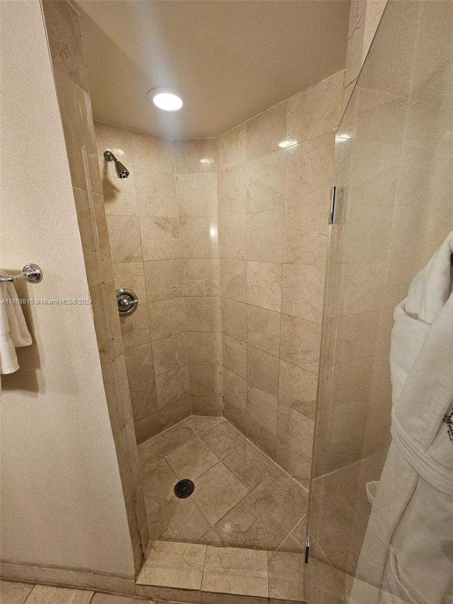 Small Image of 18001 COLLINS AVE #2112, Sunny Isles Beach Number 11