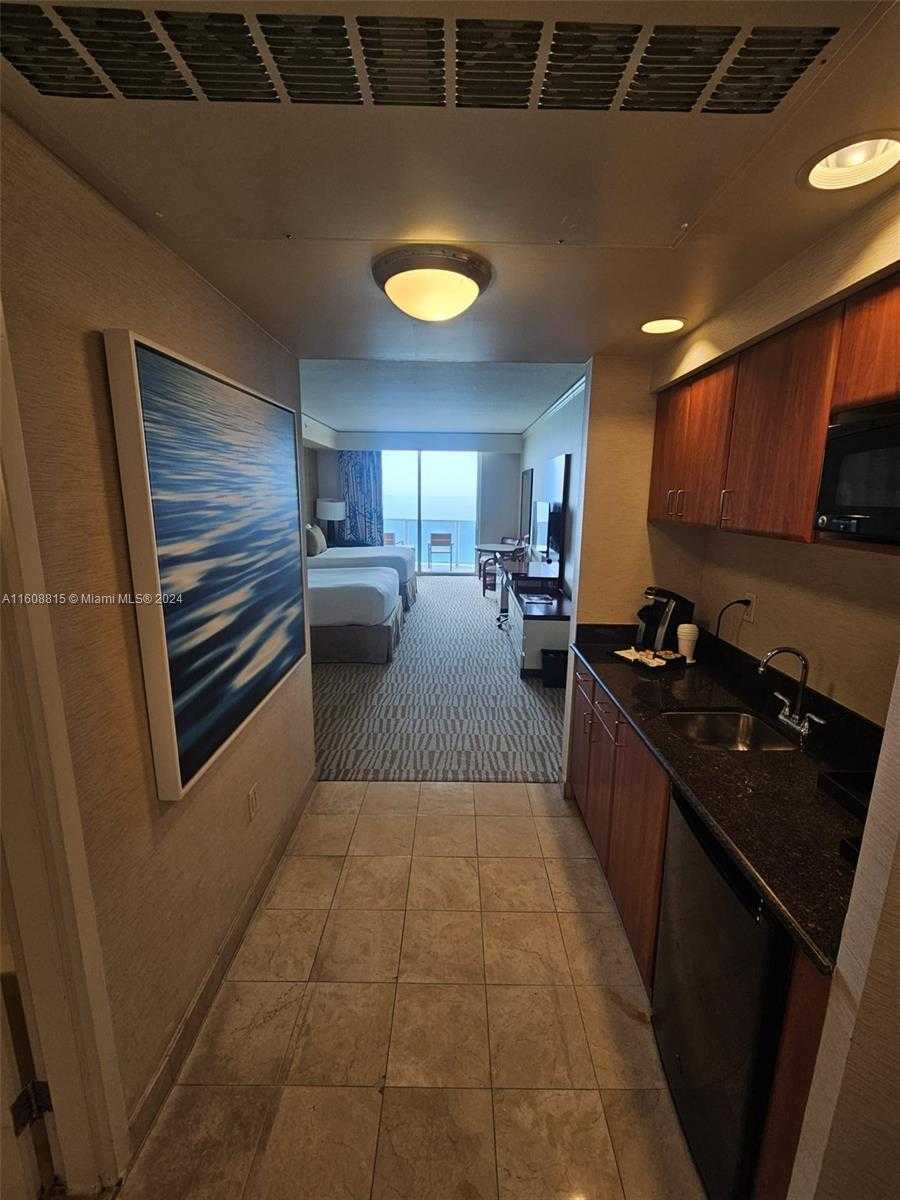 Small Image of 18001 COLLINS AVE #2112, Sunny Isles Beach Number 4