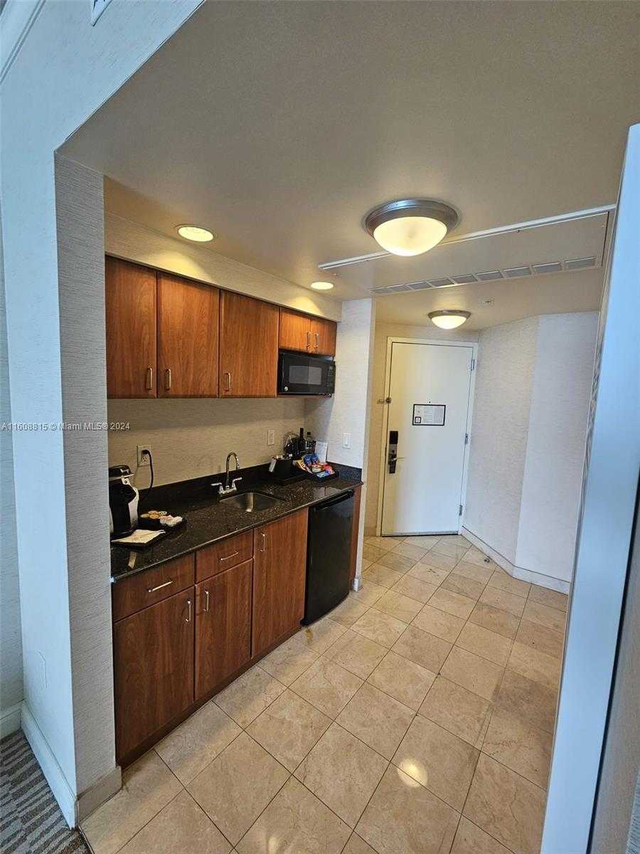 Small Image of 18001 COLLINS AVE #2112, Sunny Isles Beach Number 6