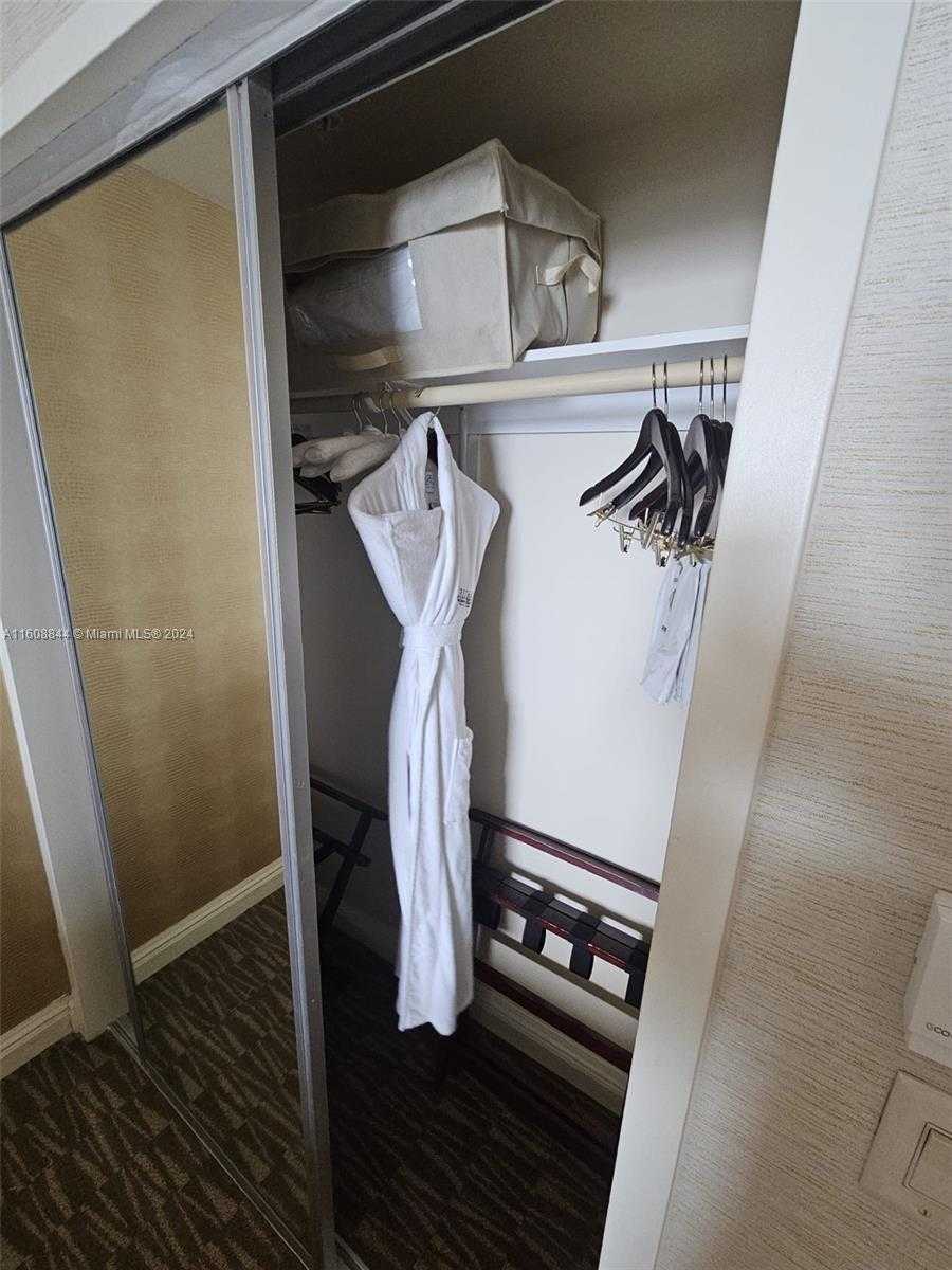Small Image of 18001 COLLINS AVE #2610, Sunny Isles Beach Number 8