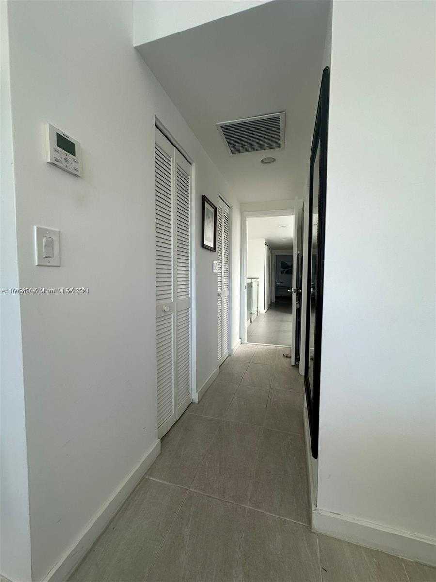 Small Image of 330 POINCIANA DR #1002, Sunny Isles Beach Number 11