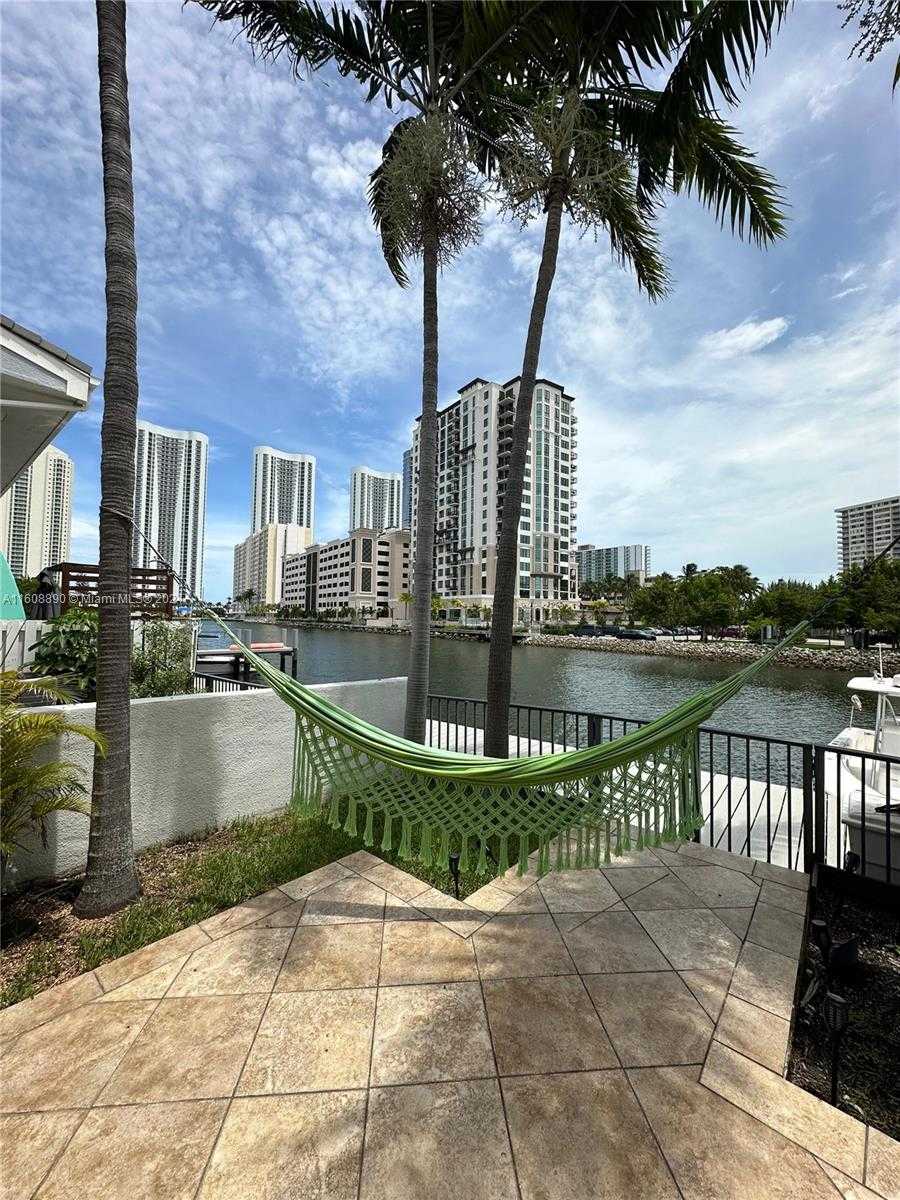 Small Image of 330 POINCIANA DR #1002, Sunny Isles Beach Number 19