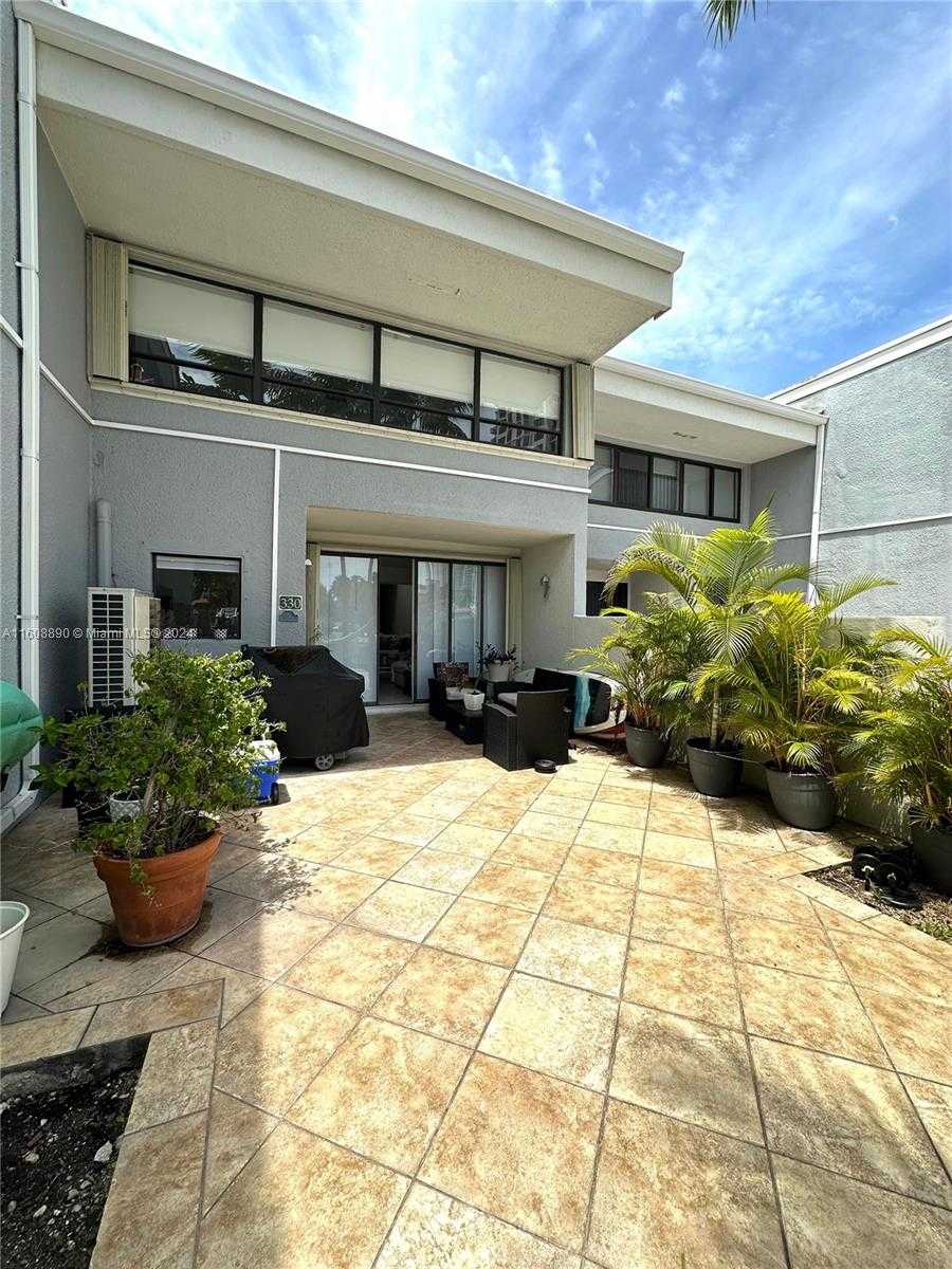 Small Image of 330 POINCIANA DR #1002, Sunny Isles Beach Number 20
