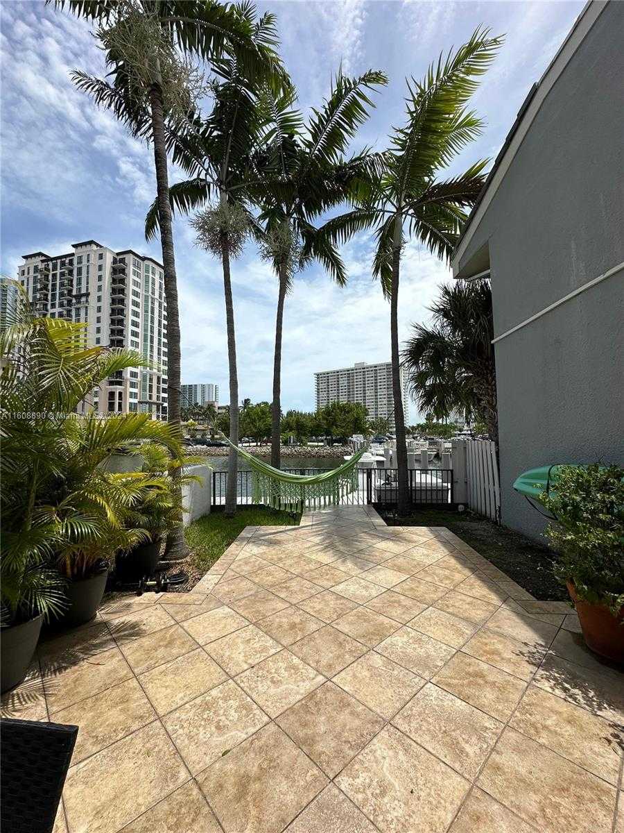 Small Image of 330 POINCIANA DR #1002, Sunny Isles Beach Number 21