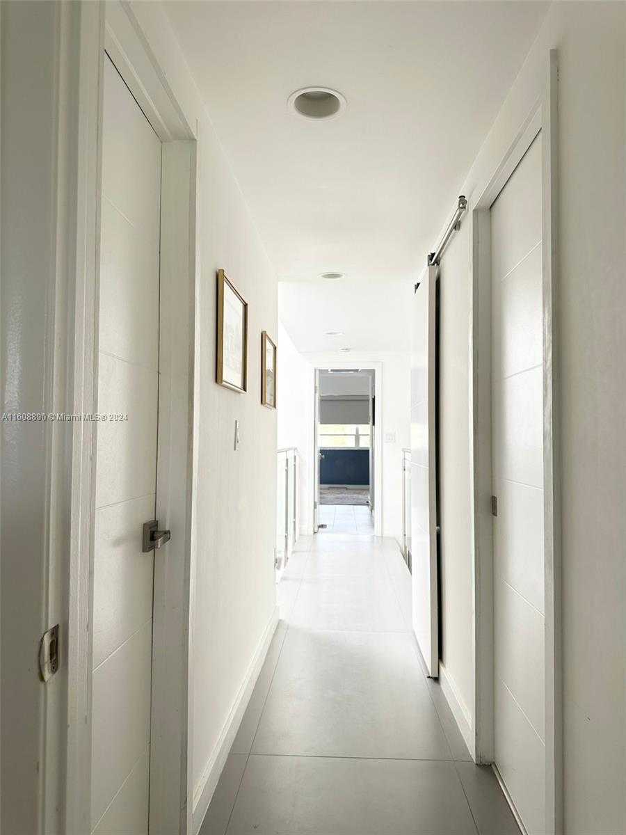 Small Image of 330 POINCIANA DR #1002, Sunny Isles Beach Number 8