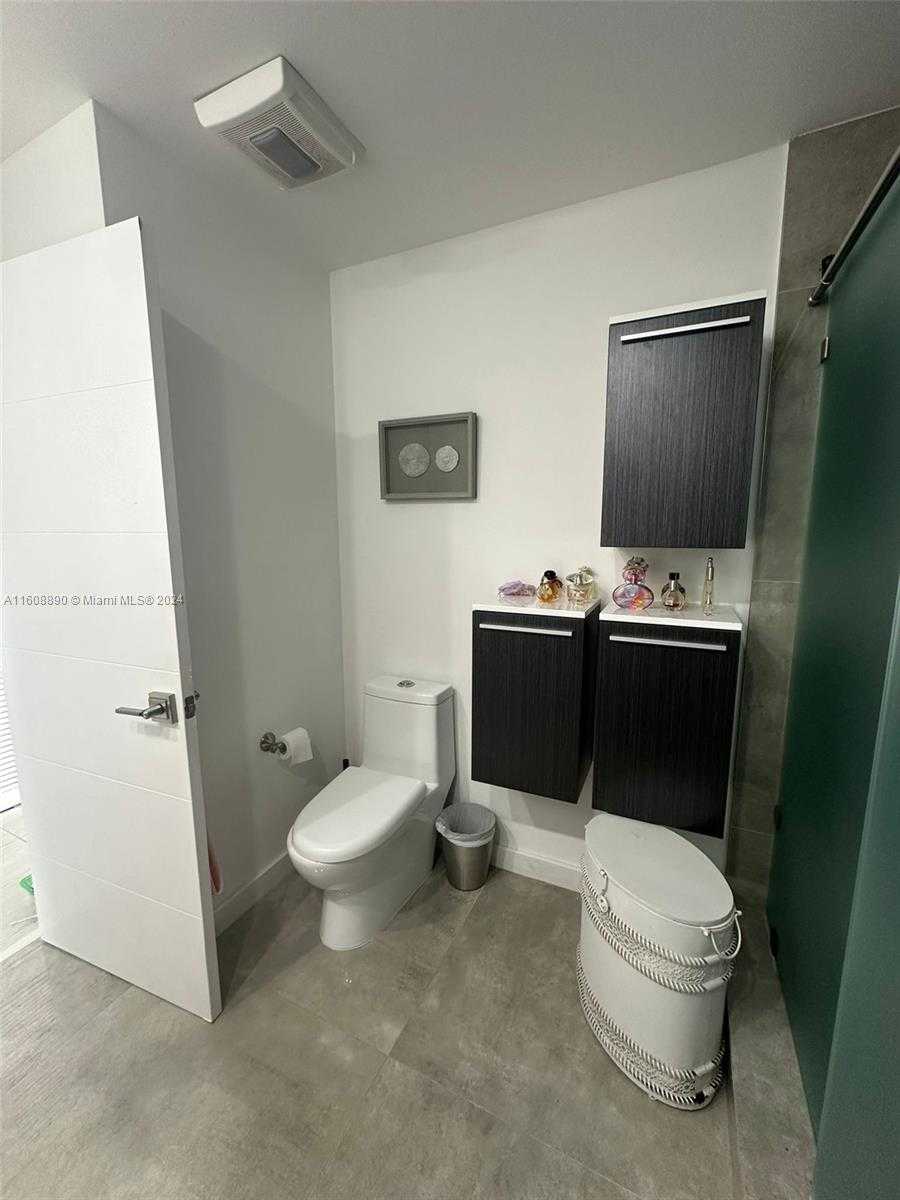 Small Image of 330 POINCIANA DR #1002, Sunny Isles Beach Number 9