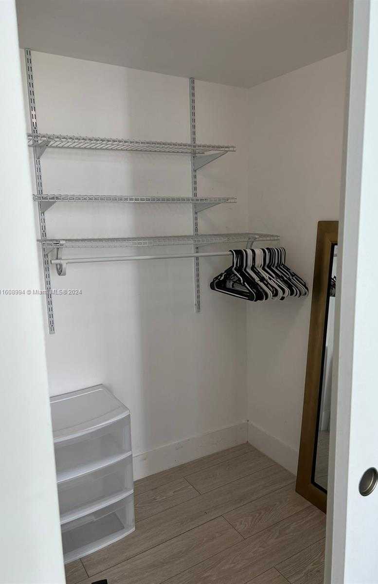 Small Image of 6620 INDIAN CREEK DR #402, Miami Beach Number 10