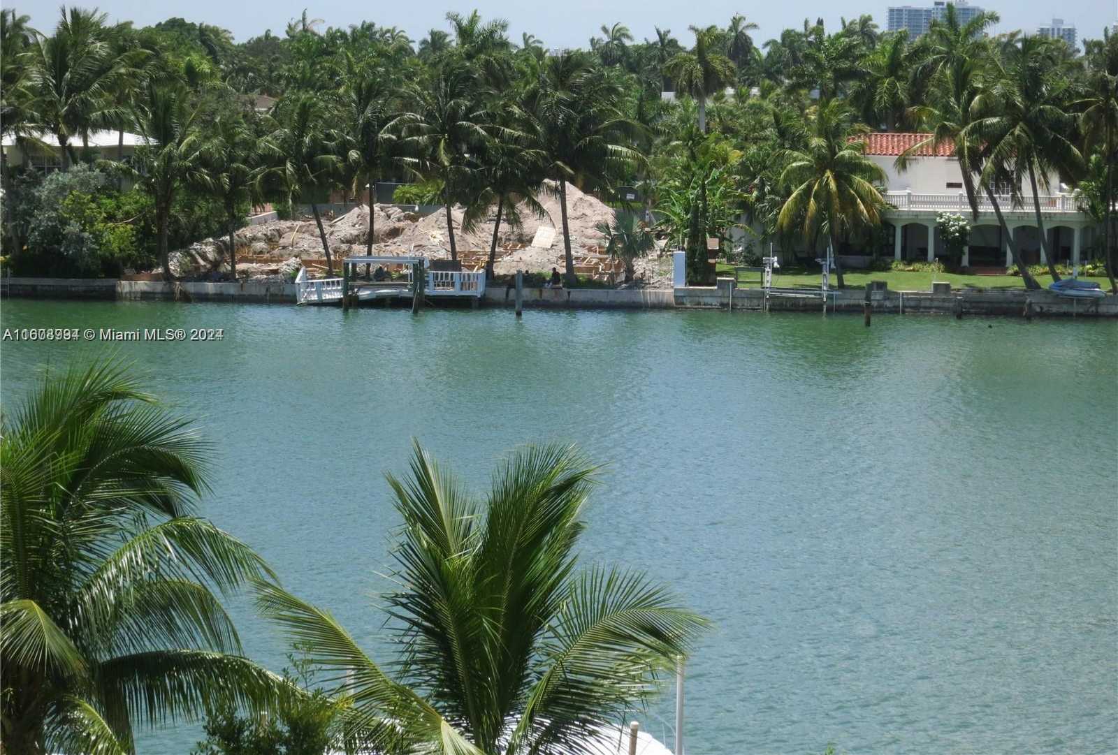 Small Image of 6620 INDIAN CREEK DR #402, Miami Beach Number 13